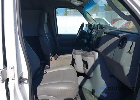 2013 Ford E-150 Commercial z USA, uszkodzony, nr VIN 1FTNE1EL5DDA47703